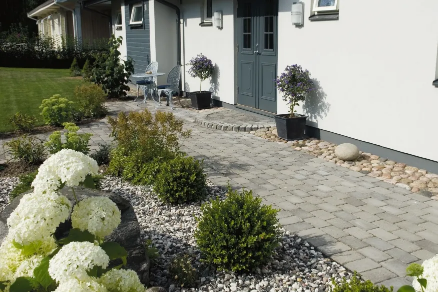 Så blandar du sten och betong i trädgården