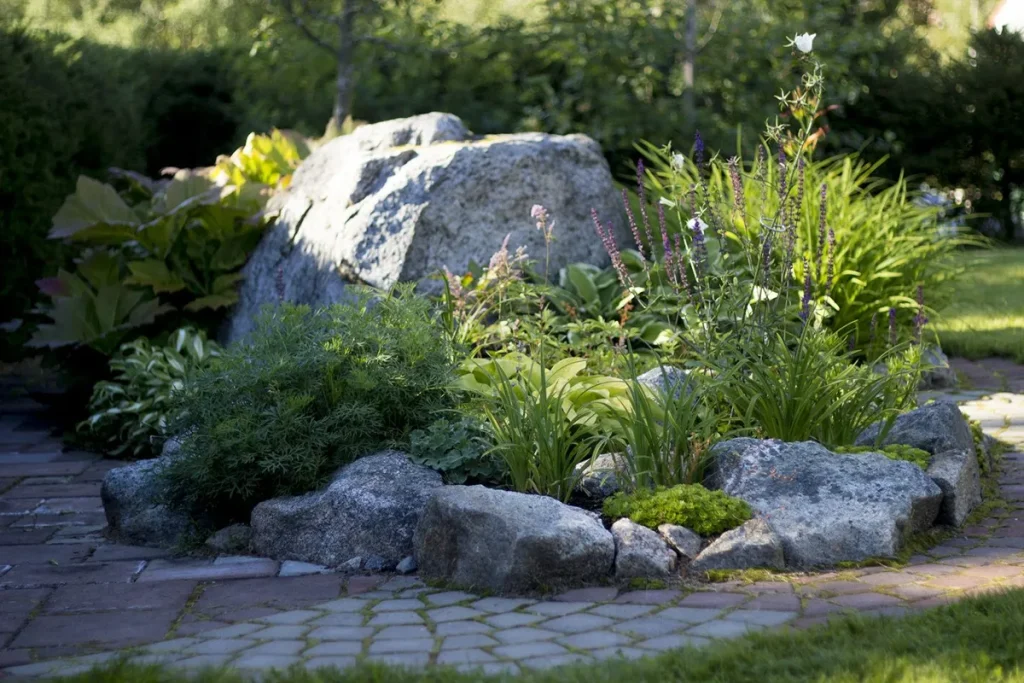 dekorera med sten i trädgården